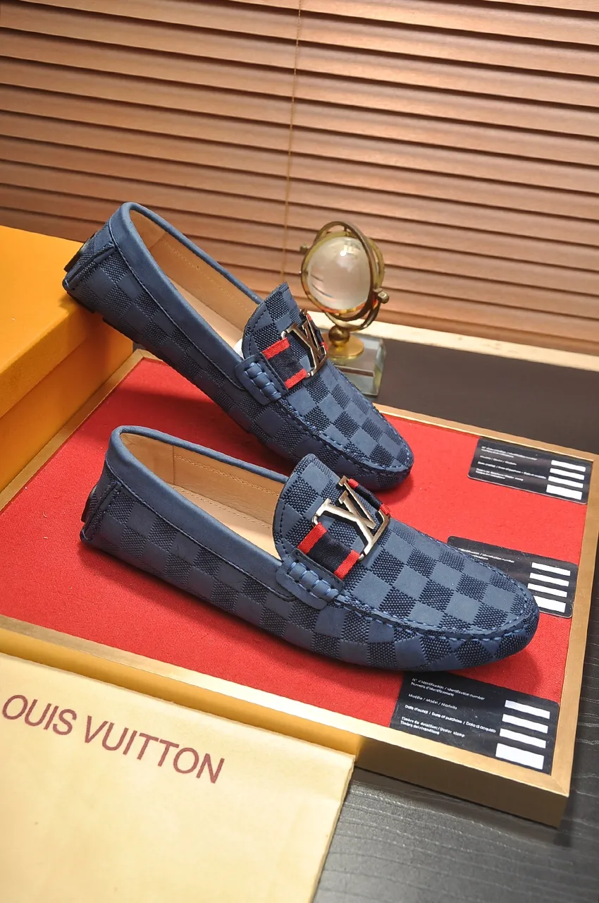 Men's men's shoes 💰420💶 [LV Doudou shoes] (water-dyed cowhide lining) new model is on the market, available on the official website. The new Doudou shoes are processed into single-color materials, and the uppers are made of imported horsehide leather. The body of the shoe is fully hemmed with mark thread, and is lined with imported original cowhide leather. The elegant shoe shape is super suitable for all-matching, and the size is 38-44.